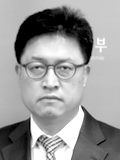 Ministry of Health and Welfare of Korea – Bae Byoung-Jun Director General, Bureau of Health Industry
