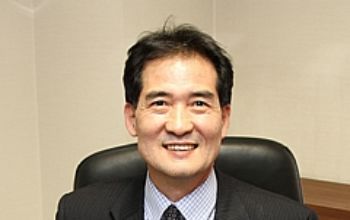 Myung-Kyu Lee – Vice President, Korea Cosmetic Association